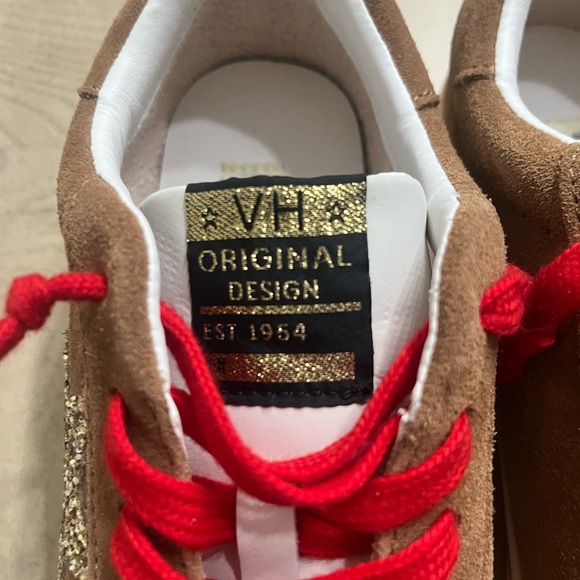 Havana Brown and White Athletic Shoes with Red Laces. Vintage Havana brand - Picture 6 of 10